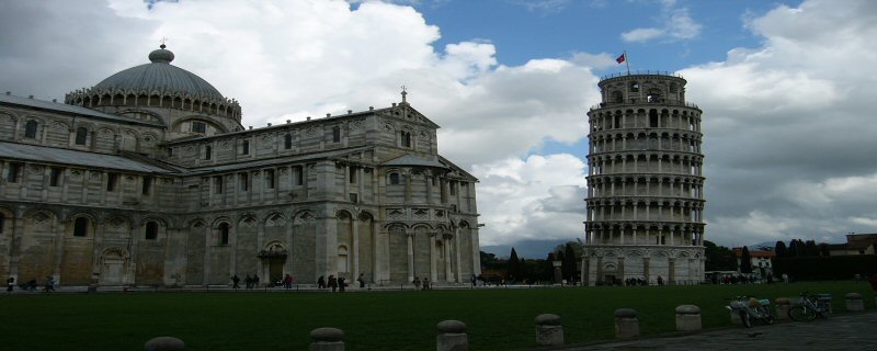 �A���e�B�[�N�̏��Ё@�����{