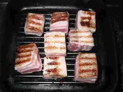 ���\�ɏĂ��F������