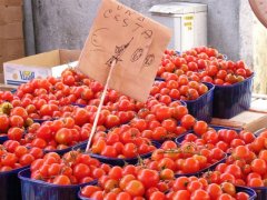 Catania　カターニャの市場での色々なプチトマト